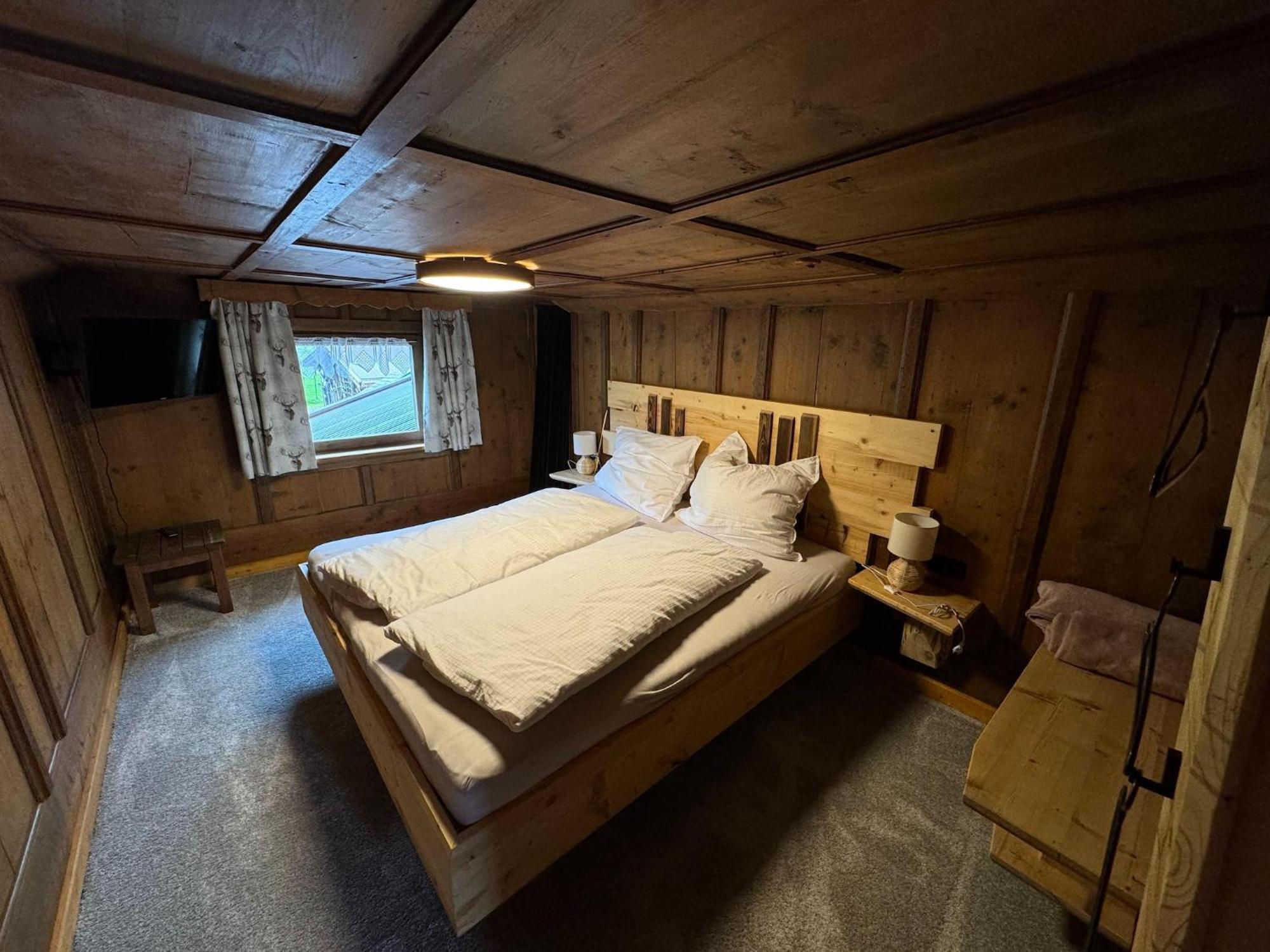 Vakantiehuis 400 Year Old Rustic House